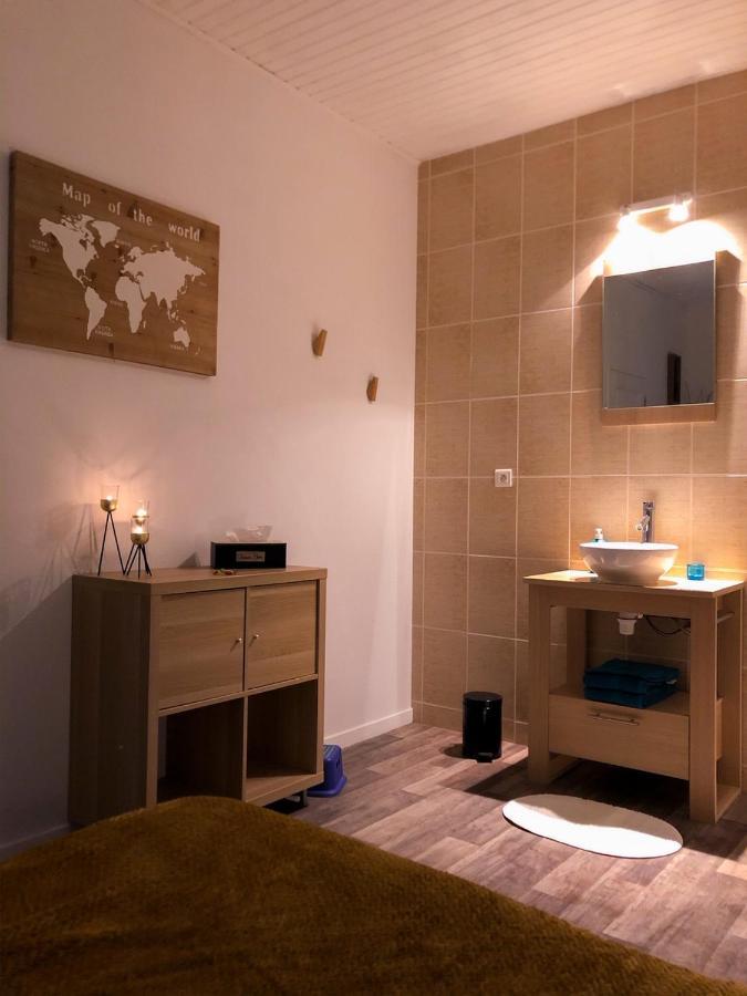 chambre double avec salle de bain privative Cognac Extérieur photo